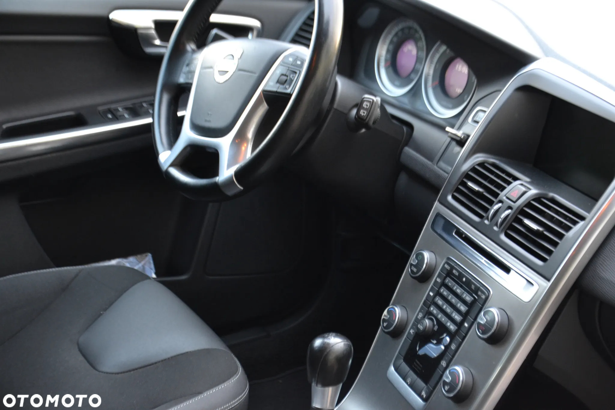 Volvo XC 60 D3 Momentum - 8