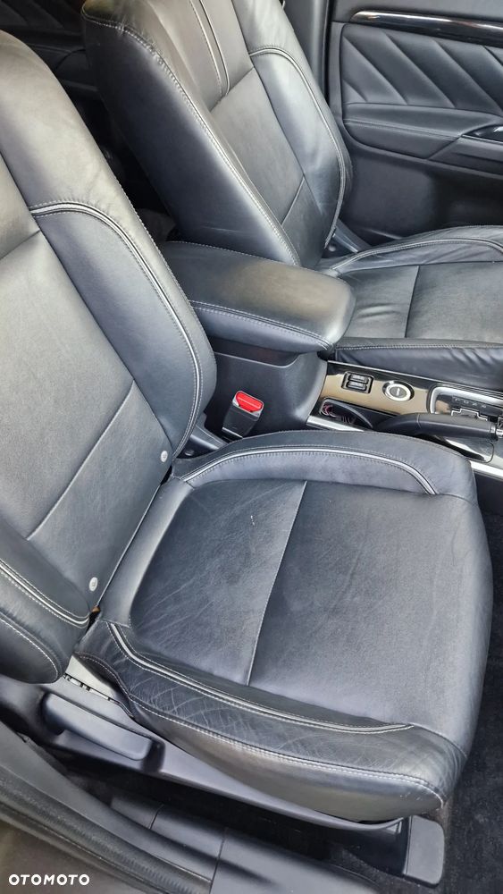 Mitsubishi Outlander 2.2 DID Intense + 4WD - 29