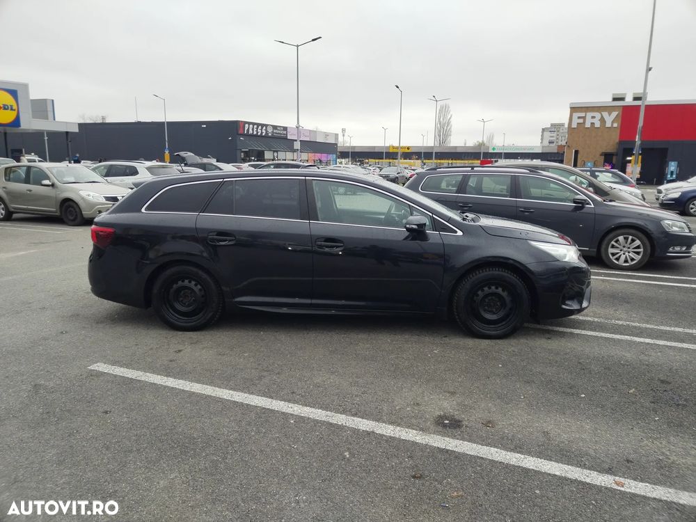 Toyota Avensis Combi 1.8 Comfort - 5