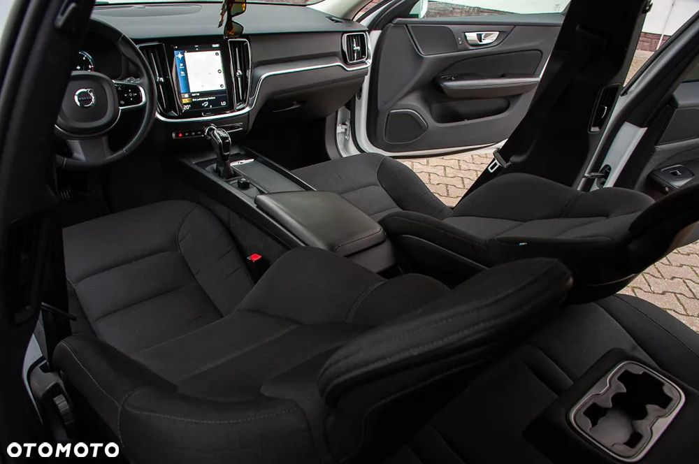 Volvo V60 D3 Momentum Core - 31