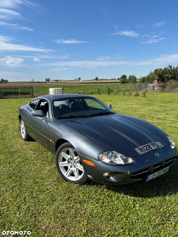Jaguar XK XKR Coupe - 4