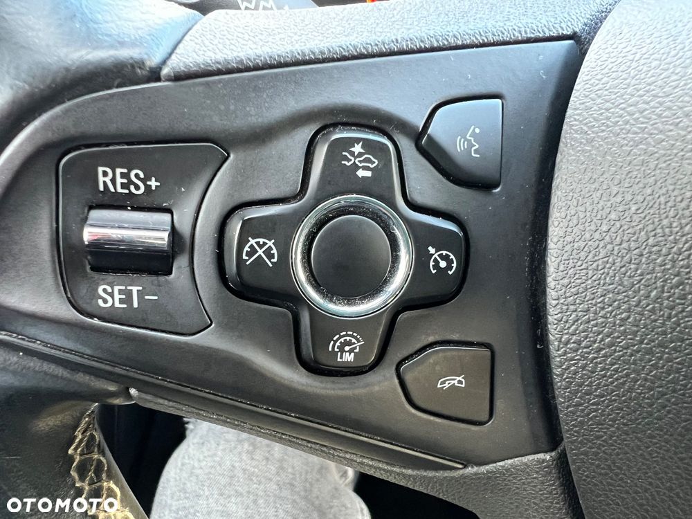 Opel Astra - 32