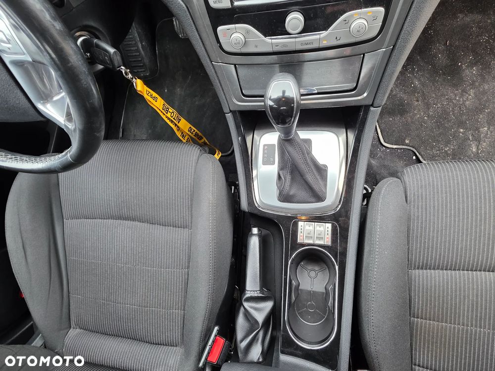 Ford Mondeo 2.3 Ghia - 27