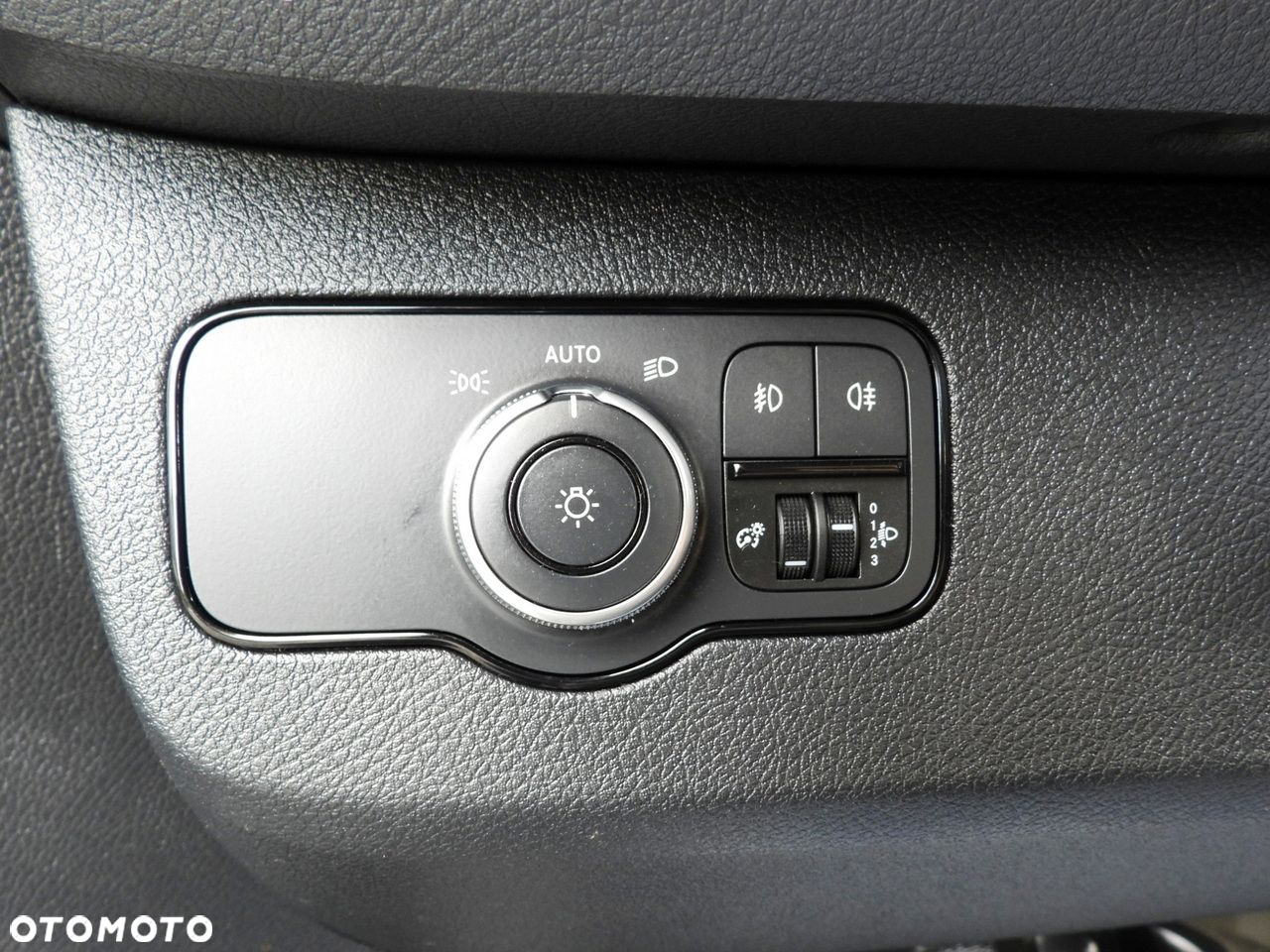 Mercedes-Benz SPRINTER 315 SKRZYNIA 8 PALET TEMPOMAT KLIMATYZACJA  150KM - 27