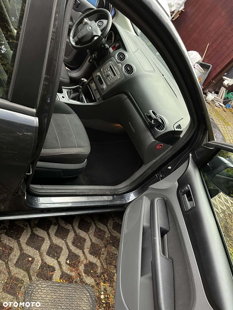 Ford Focus 1.8 FF Trend - 19