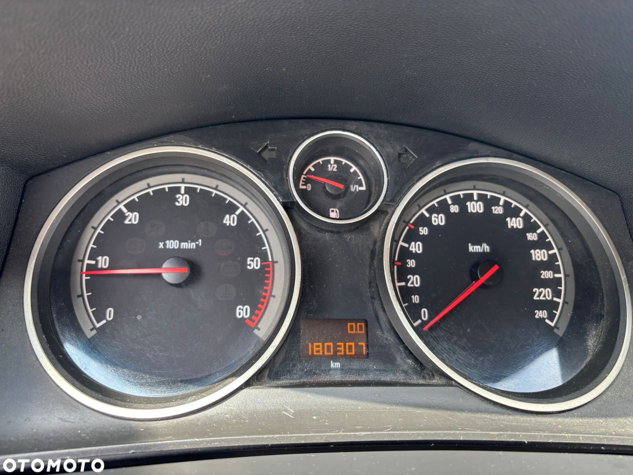 Opel Astra GTC 1.7 CDTI DPF - 6