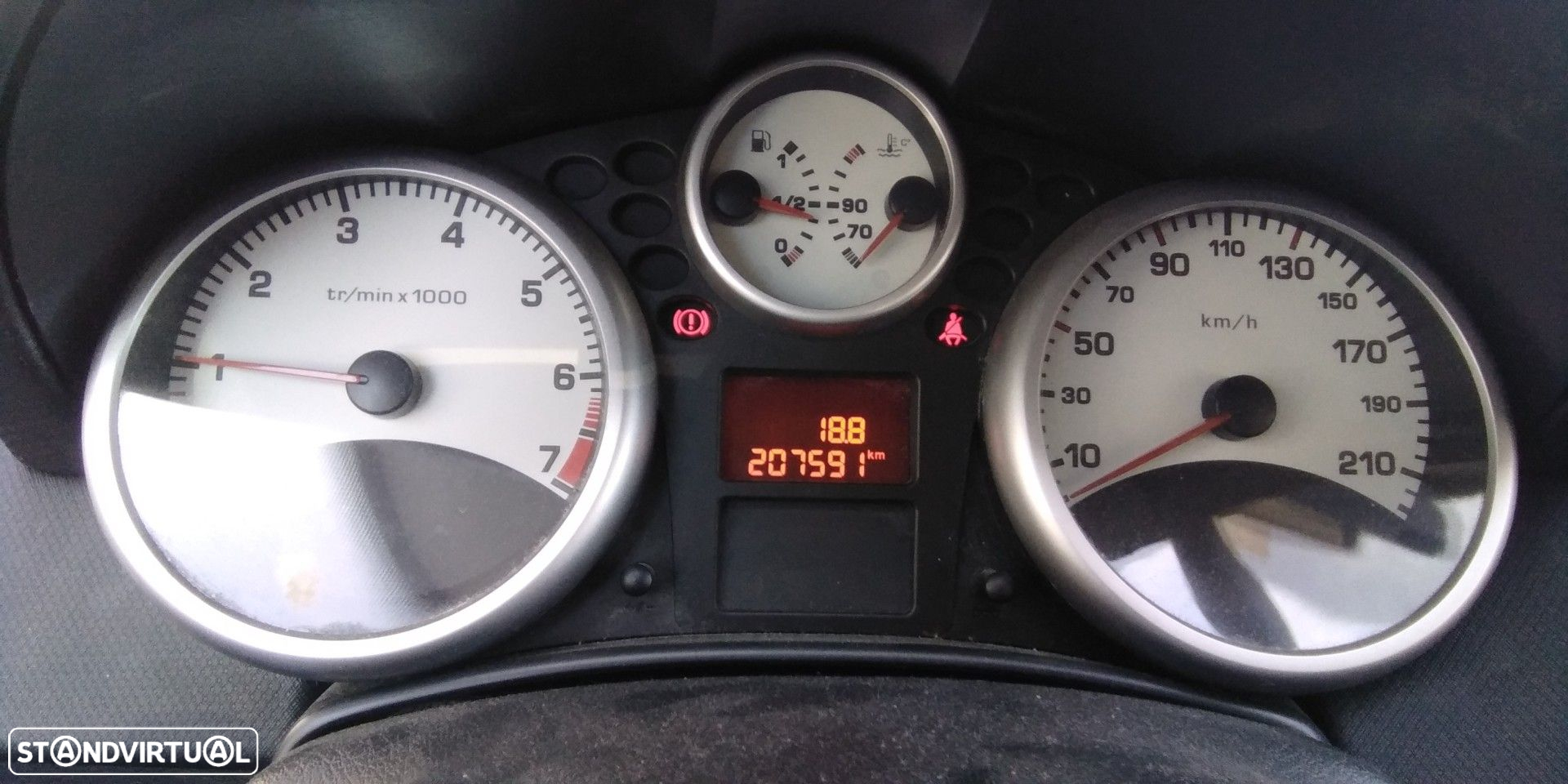 Peugeot 207 1.4i de 2007 disponível para peças - 6
