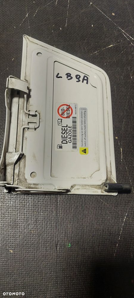 Klapka wlewu paliwa vw t5 T5.1 LB9A - 3