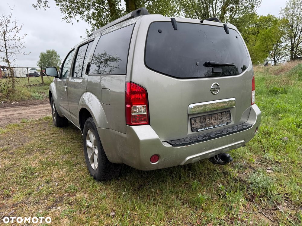 Nissan Pathfinder 2.5 DCi XE - 5