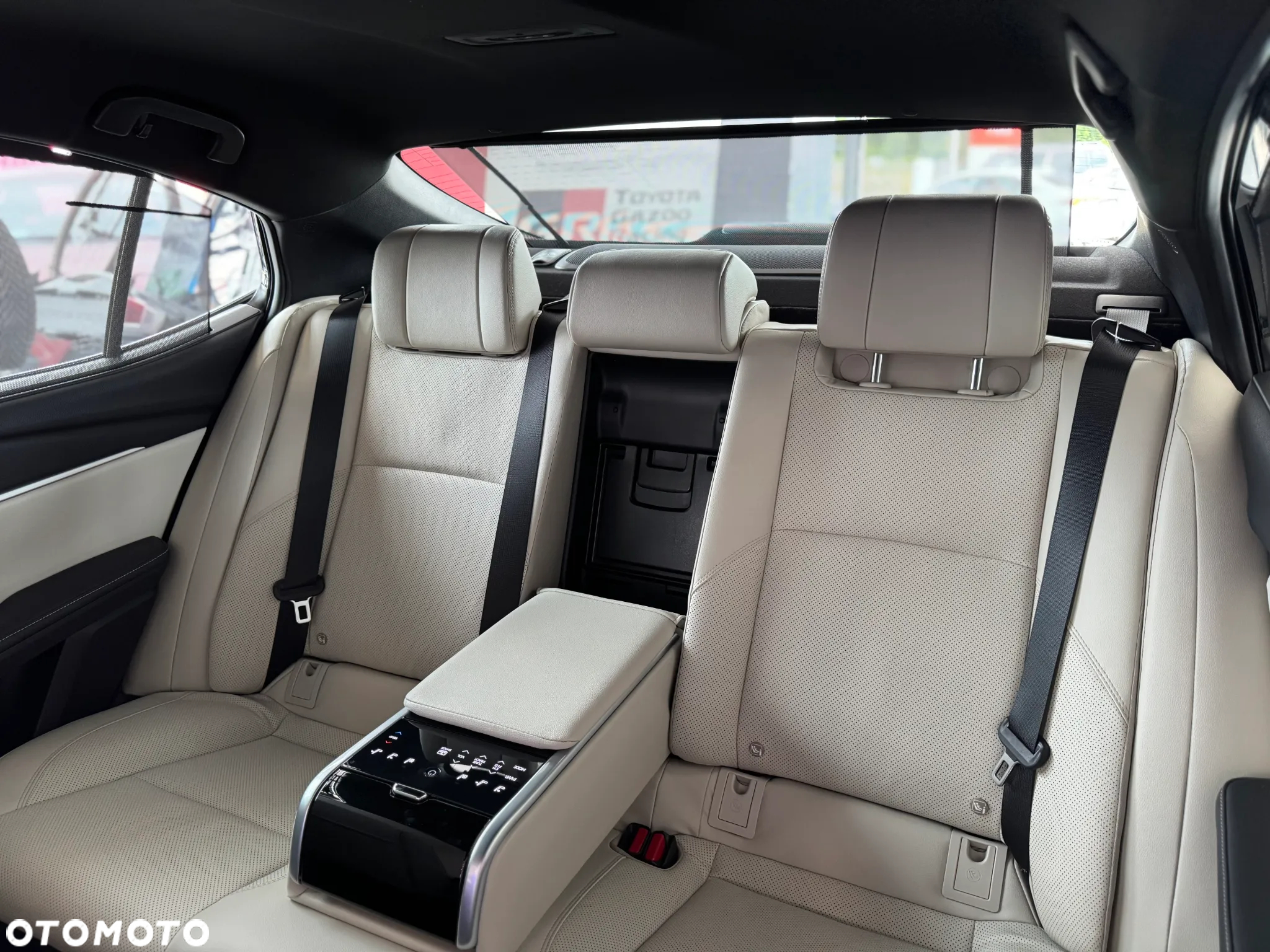 Toyota Camry 2.5 Hybrid Dynamic Force Executive e-CVT - 30
