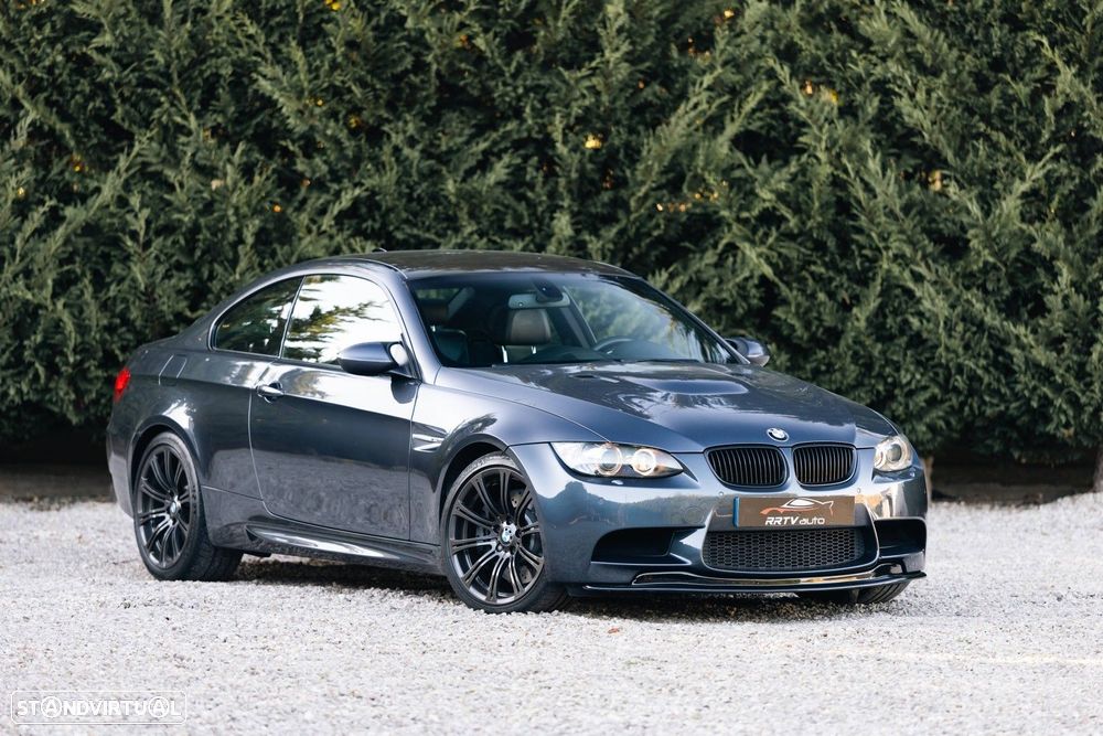 BMW M3 2010 photo 3