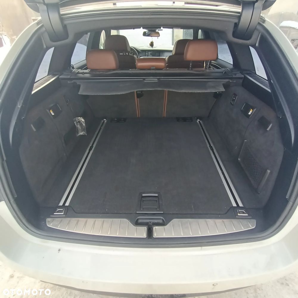 BMW Seria 5 530d xDrive - 17