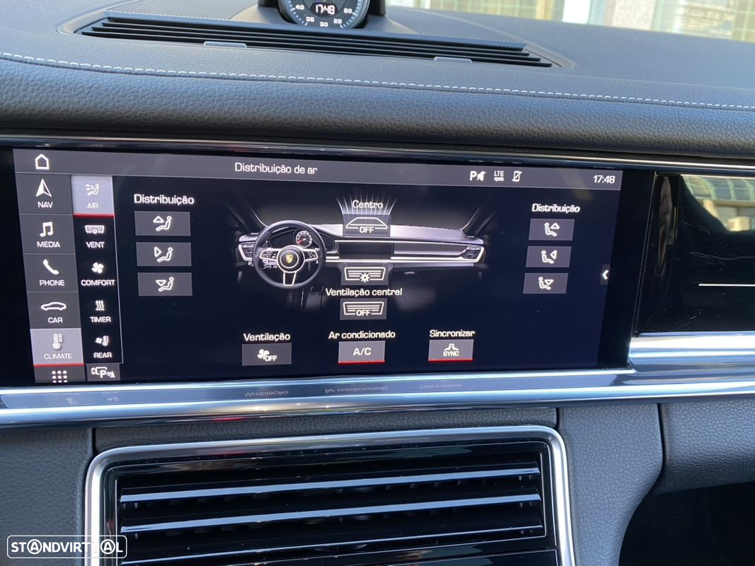 Porsche Panamera 4 E-Hybrid 10 Years Edition - 21