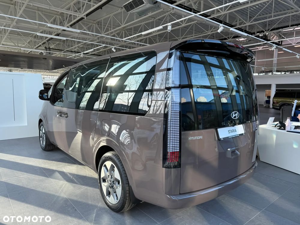 Hyundai Staria - 2