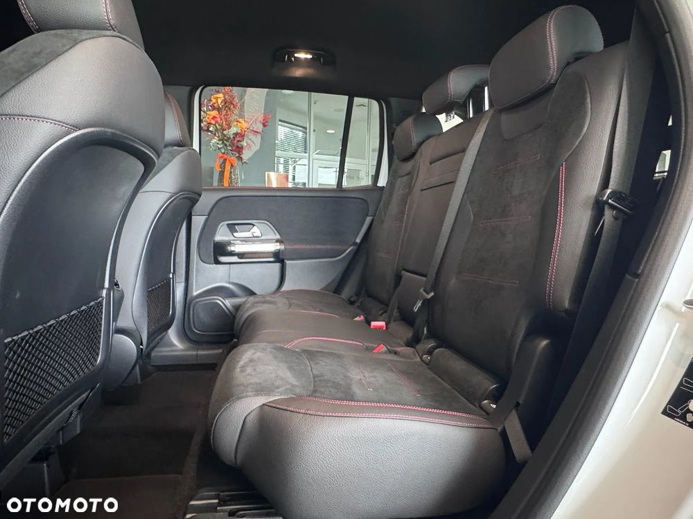 Mercedes-Benz GLB 200 AMG Line 7G-DCT - 7