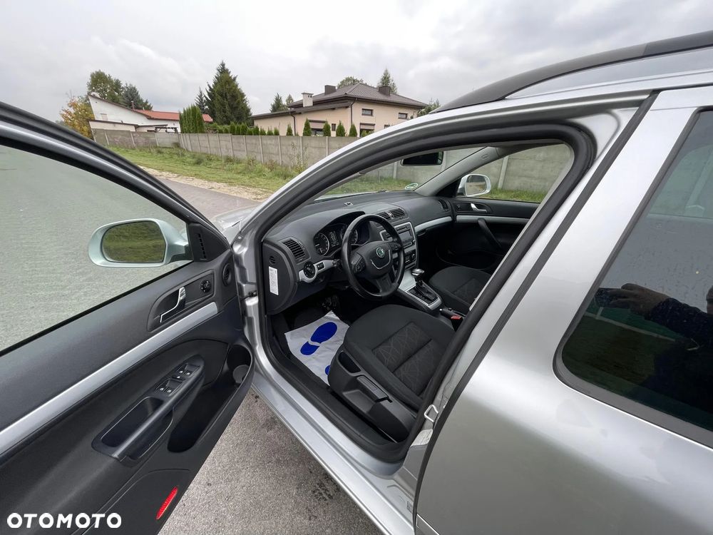 Skoda Octavia 2.0 TDI DPF Family Plus DSG - 11