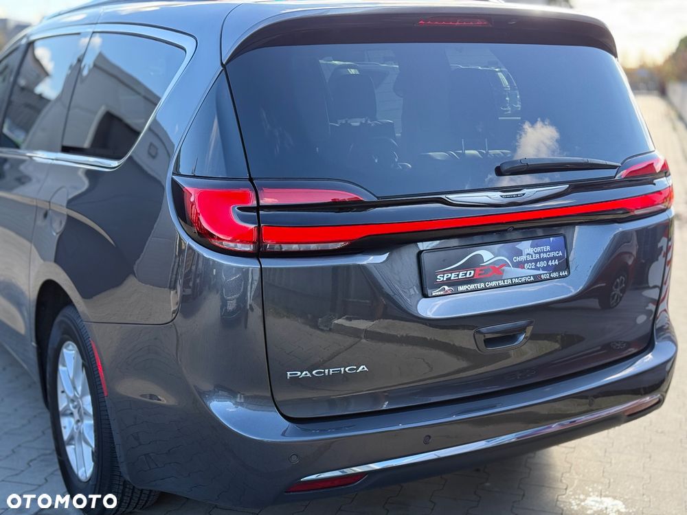 Chrysler Pacifica - 15