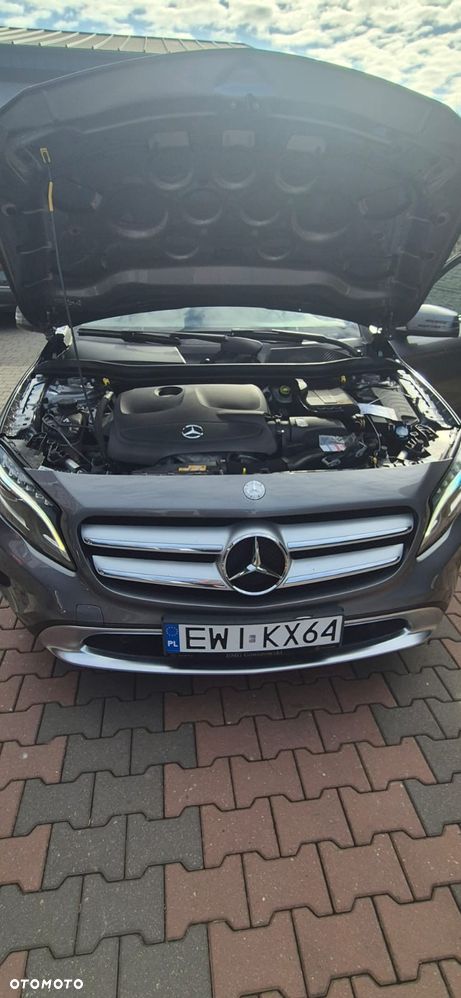 Mercedes-Benz GLA 200 7G-DCT - 19