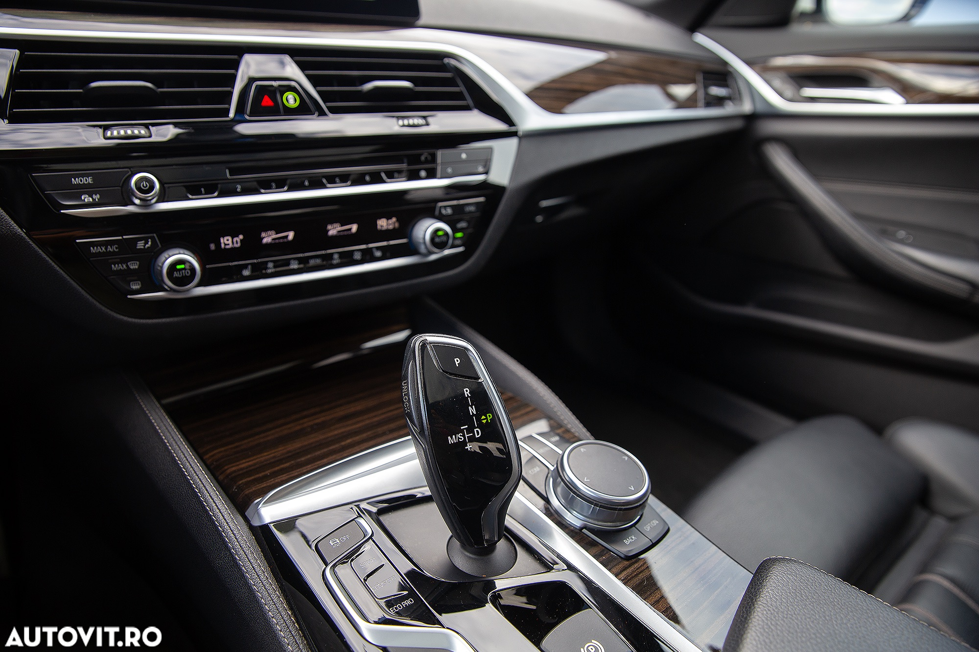 BMW Seria 5 520d xDrive AT - 26