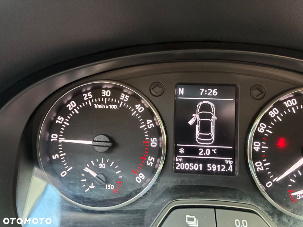 Skoda RAPID 1.6 TDI Ambition Green tec - 15