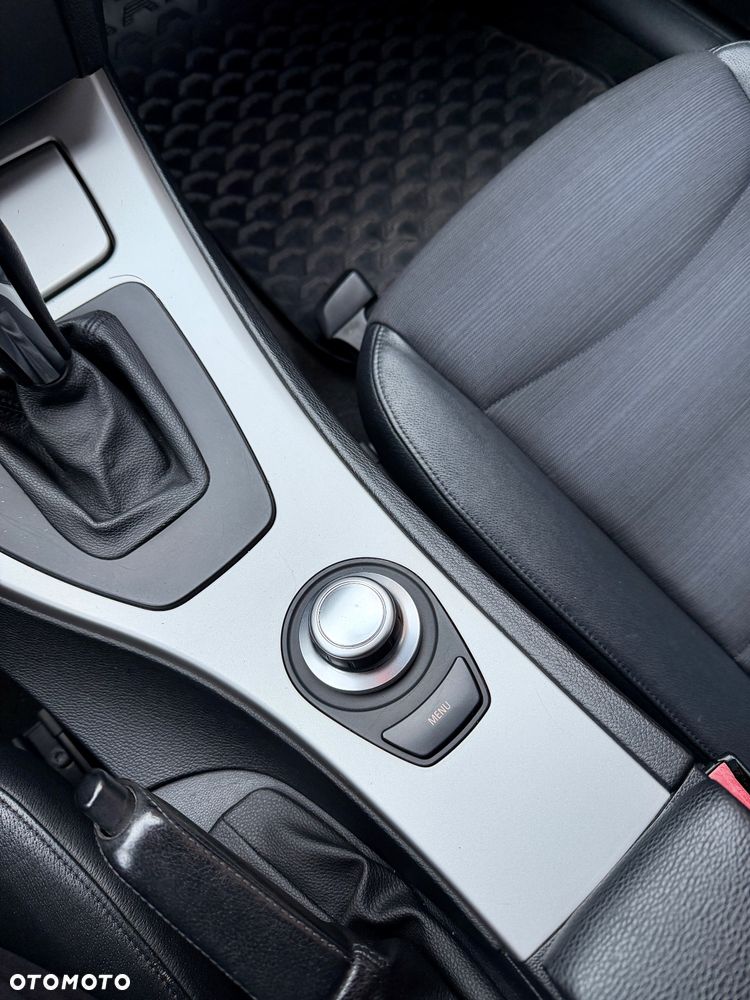 BMW Seria 3 325i - 10