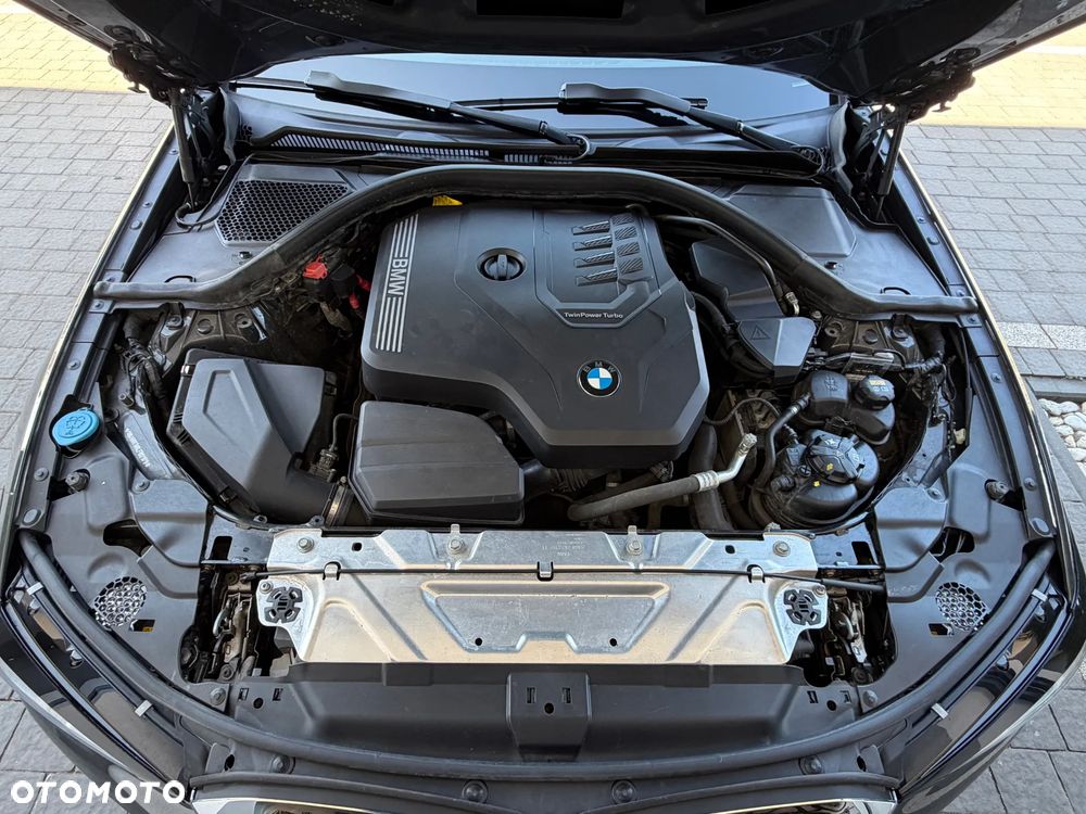 BMW Seria 3 330i - 23