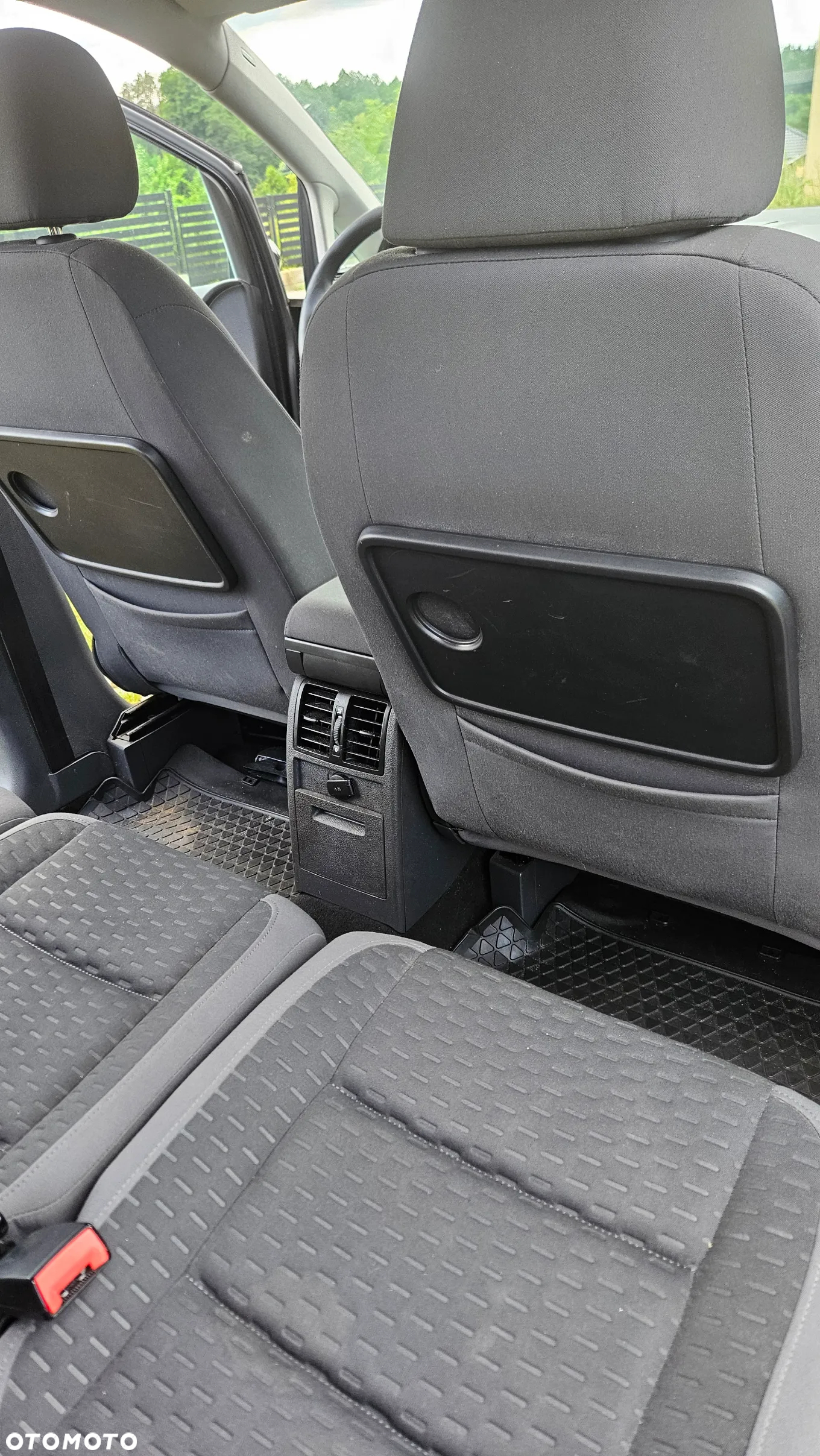 Volkswagen Touran - 6