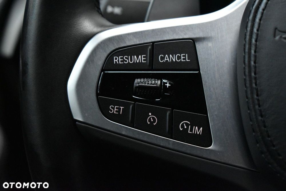 BMW Seria 5 530e xDrive M Sport sport - 13