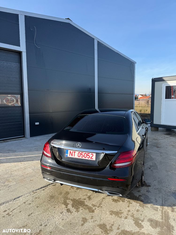Mercedes-Benz E 220 d T 9G-TRONIC AMG Line - 16