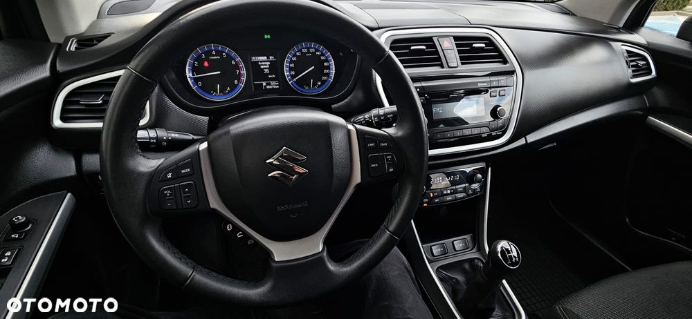 Suzuki SX4 S-Cross 1.6 Premium 4WD - 11