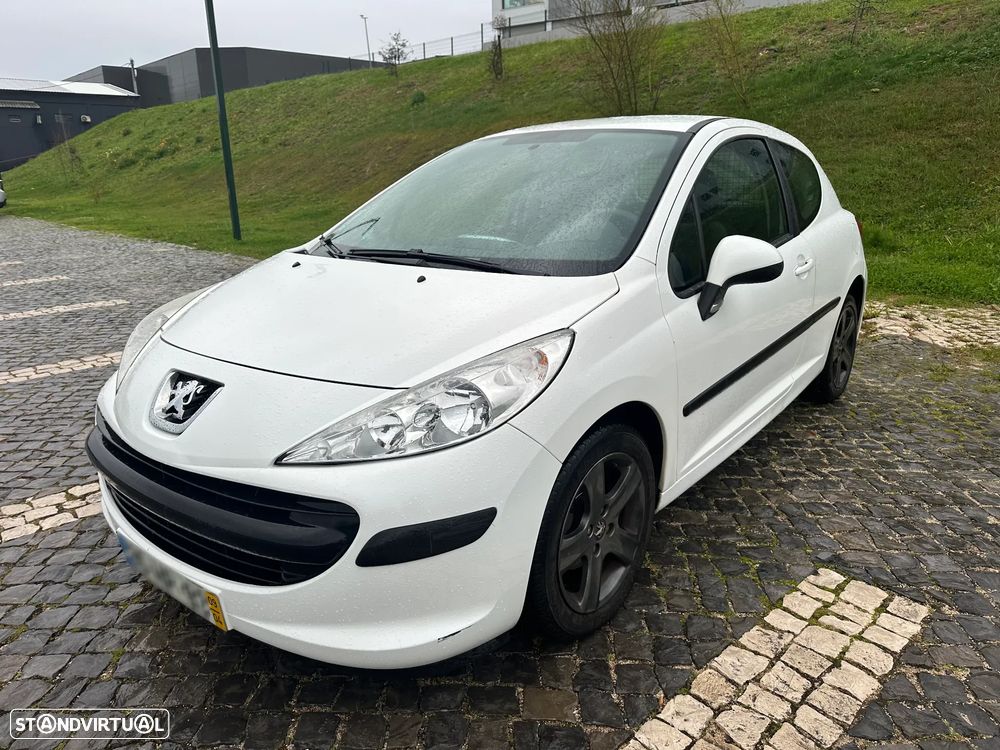 Peugeot 207 - 1