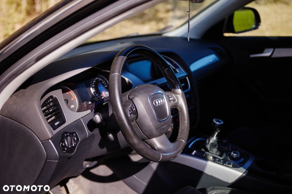 Audi A4 Avant 2.0 TDI DPF quattro Attraction - 13