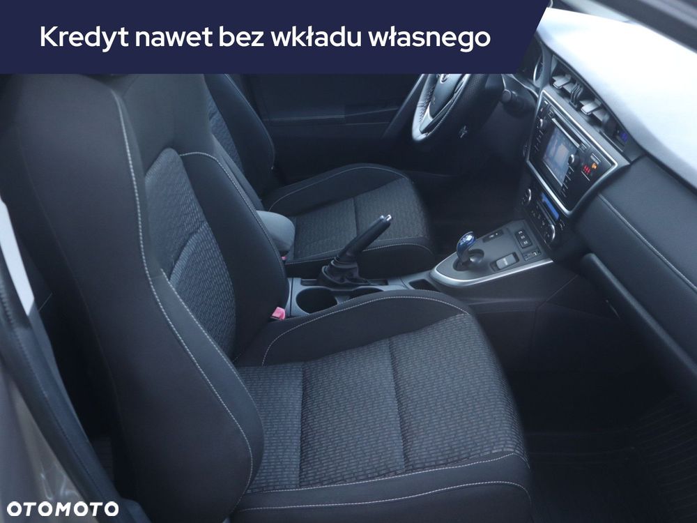 Toyota Auris - 11