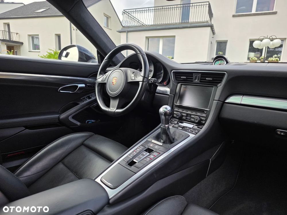 Porsche 911 Carrera 4S - 7