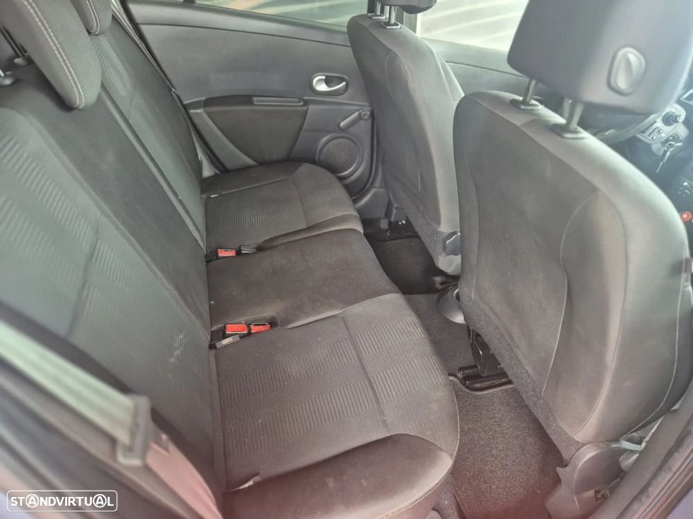 Renault Clio 1.2 TCE Dynamique S - 8