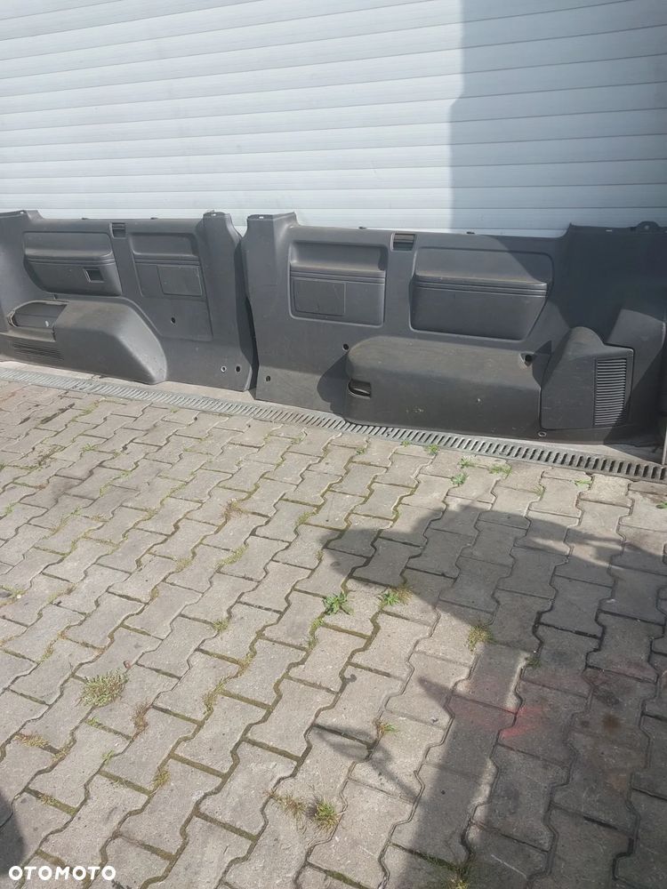 Boczki tapicerki tył vw t5 t6 wersja długa