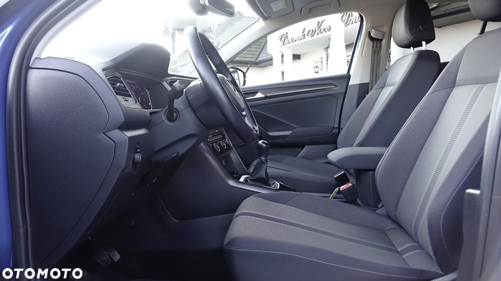 Volkswagen T-Roc - 24