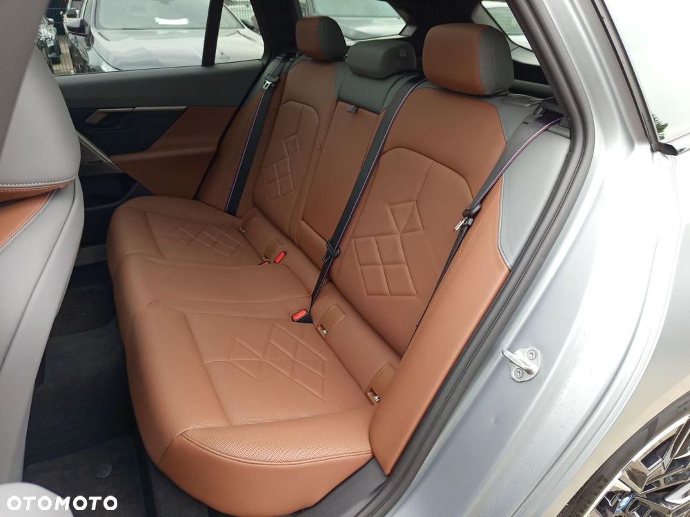 BMW i5 - 24