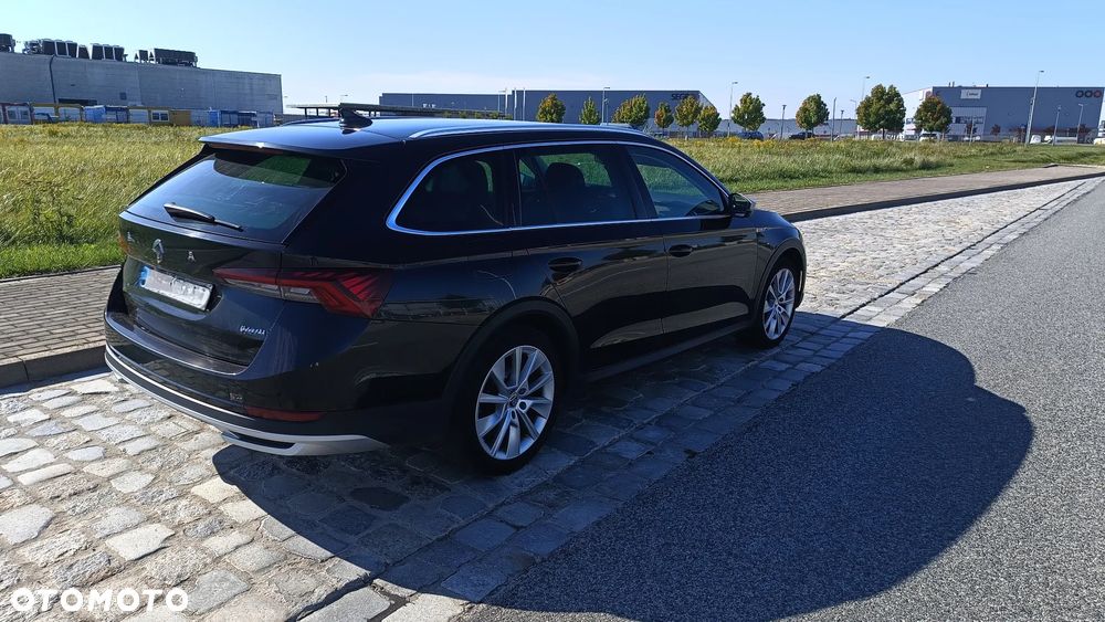 Skoda Octavia Combi 2.0 TDI DSG 4x4 Scout - 27