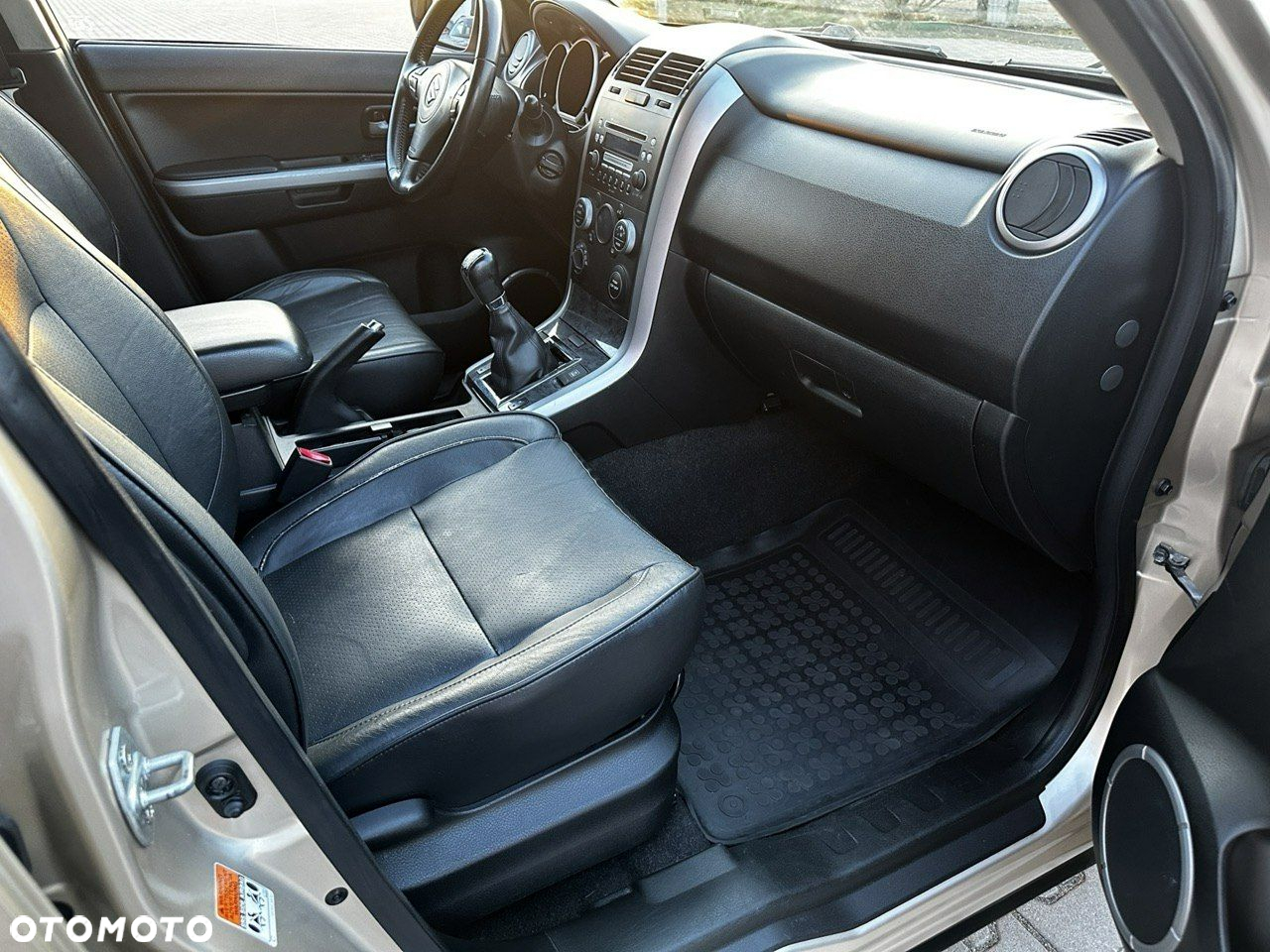 Suzuki Grand Vitara 1.9 DDiS Premium - 12