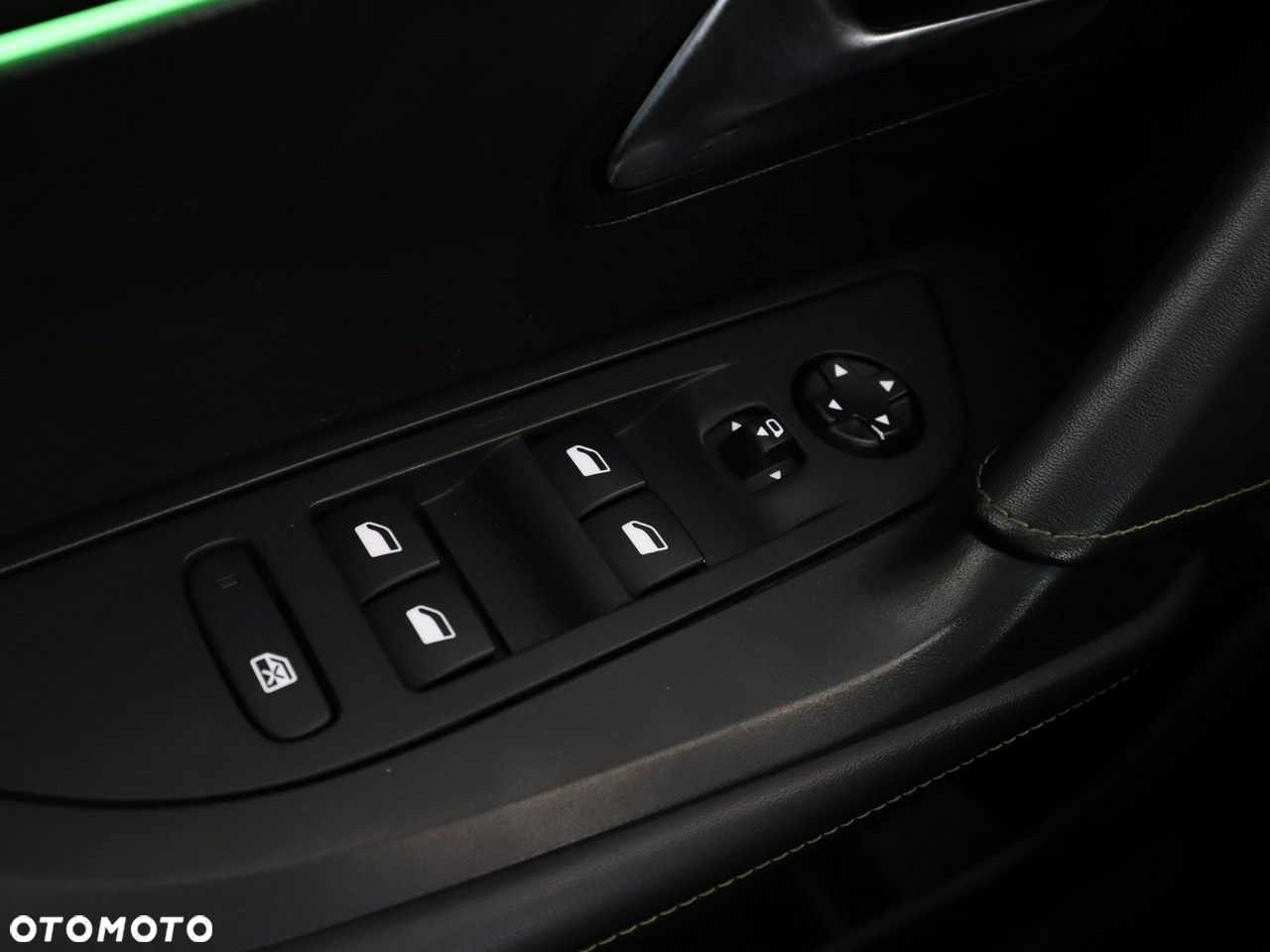 Peugeot 2008 PureTech 130 EAT8 GT - 40