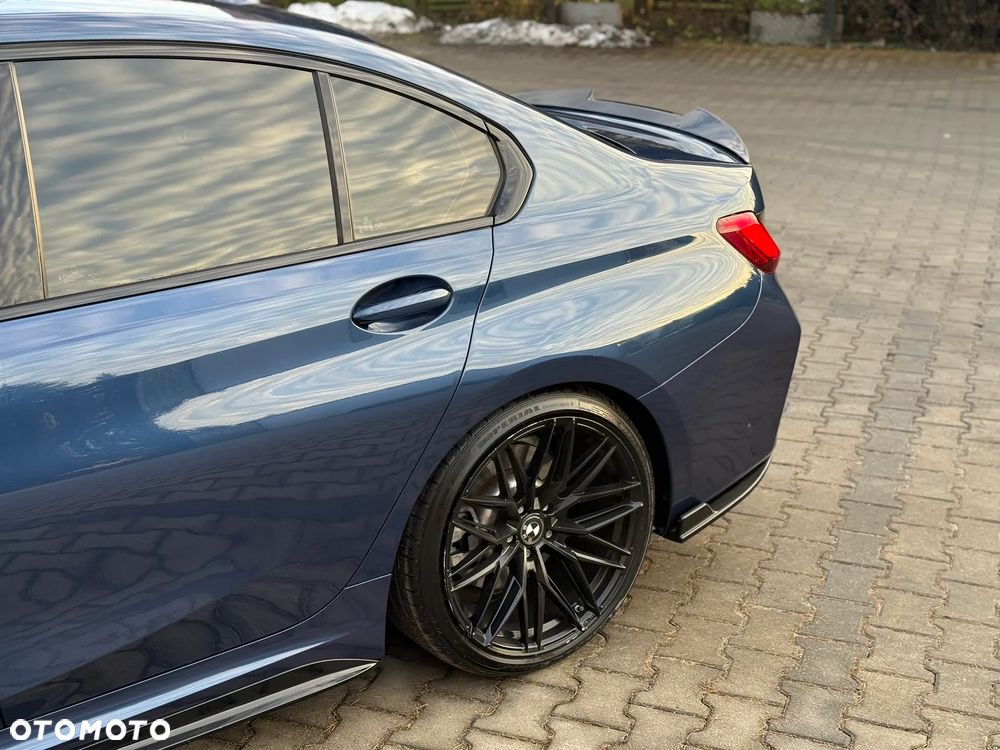 BMW Seria 3 330i xDrive M Sport - 9