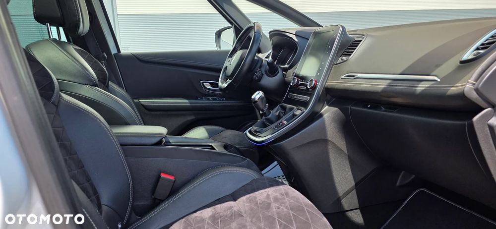 Renault Scenic TCe 140 GPF BLACK EDITION - 9