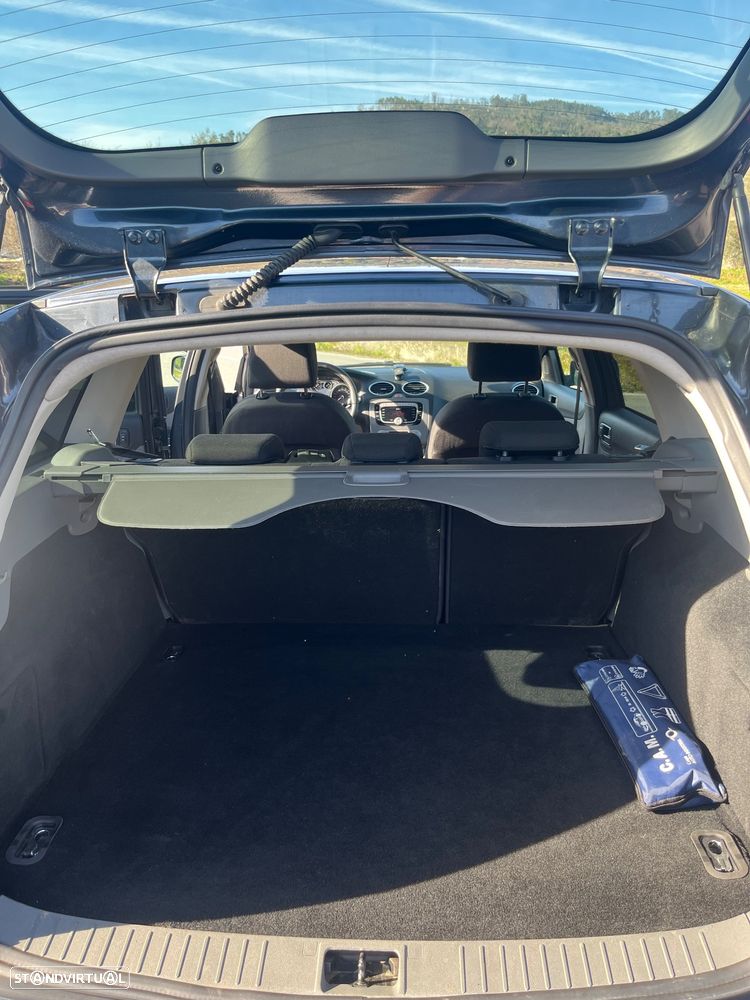 Ford Focus SW 1.6 TDCi Titanium - 12