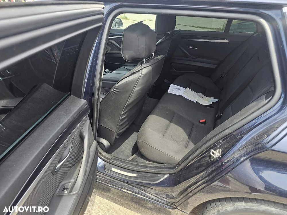 BMW Seria 5 520d Touring - 8