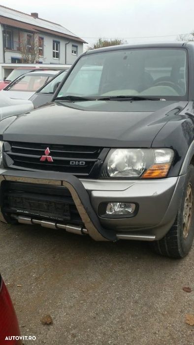 Dezmembrez Mitsubishi Pajero 3.2 scurt 3 usi motor cutie manuala piese - 1