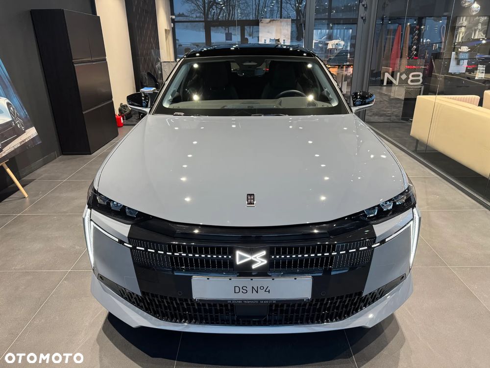 DS Automobiles N°4 E-Tense 58.3kWh Étoile Alcantara - 3
