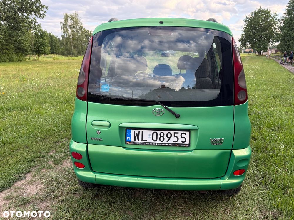 Toyota Yaris Verso - 5
