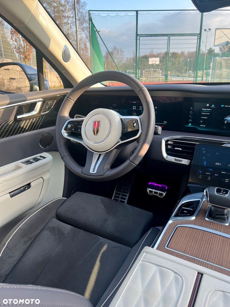 Hongqi E-HS9 - 7