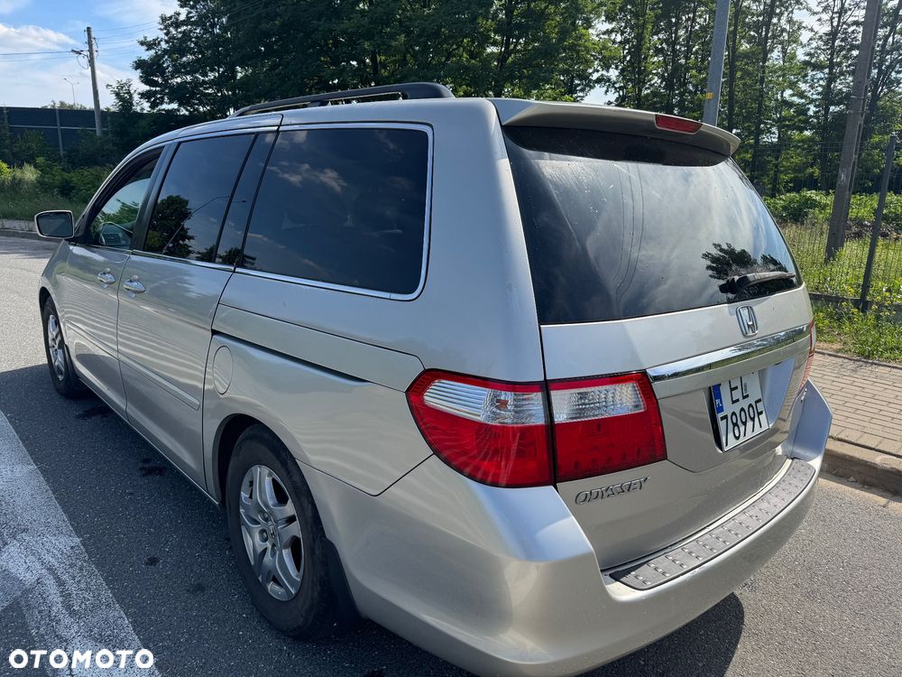 Honda Odyssey 3.5 LX - 7